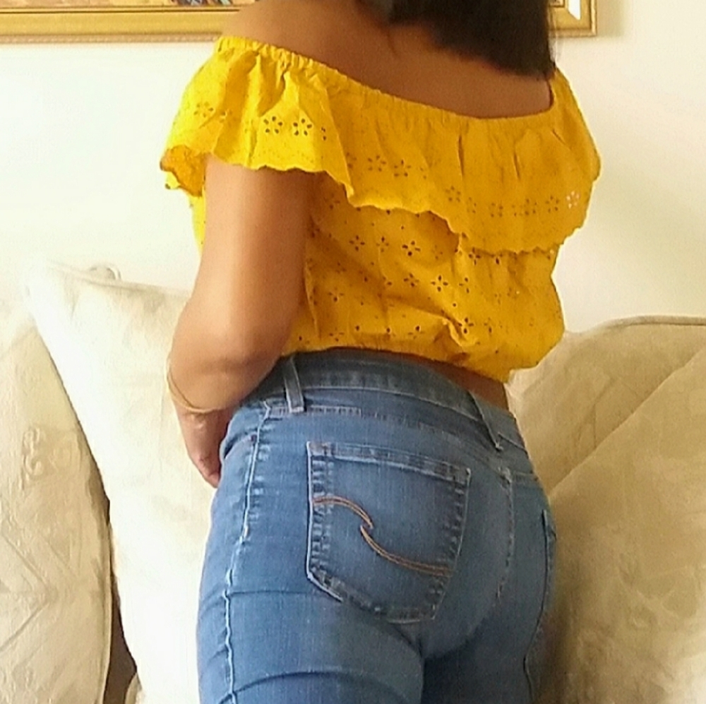 Eyelet Crop Top - Picture 2 of 5